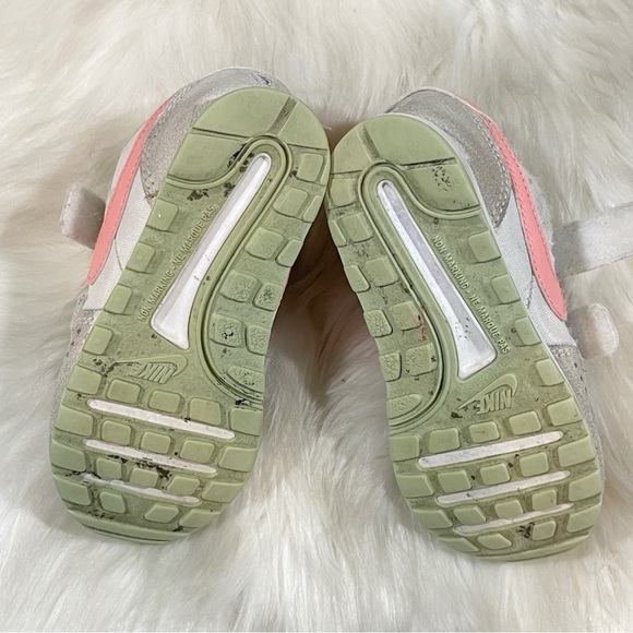 Nike Little Girl MD Valiant Low Gaze Sneakers - Picture 6 of 12